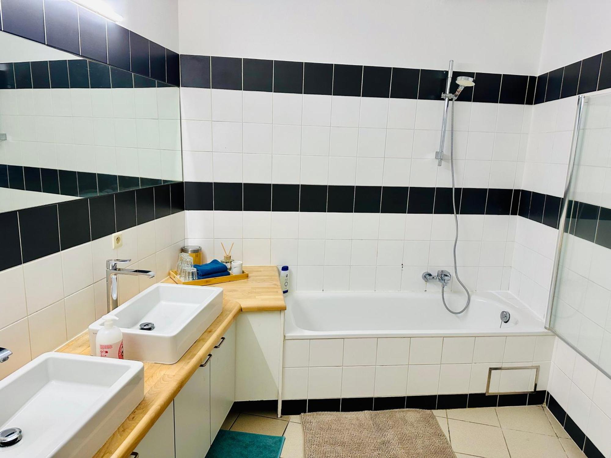 Down Town Oasis-Spacious Loft With Private Parking Bruxelles Exterior foto